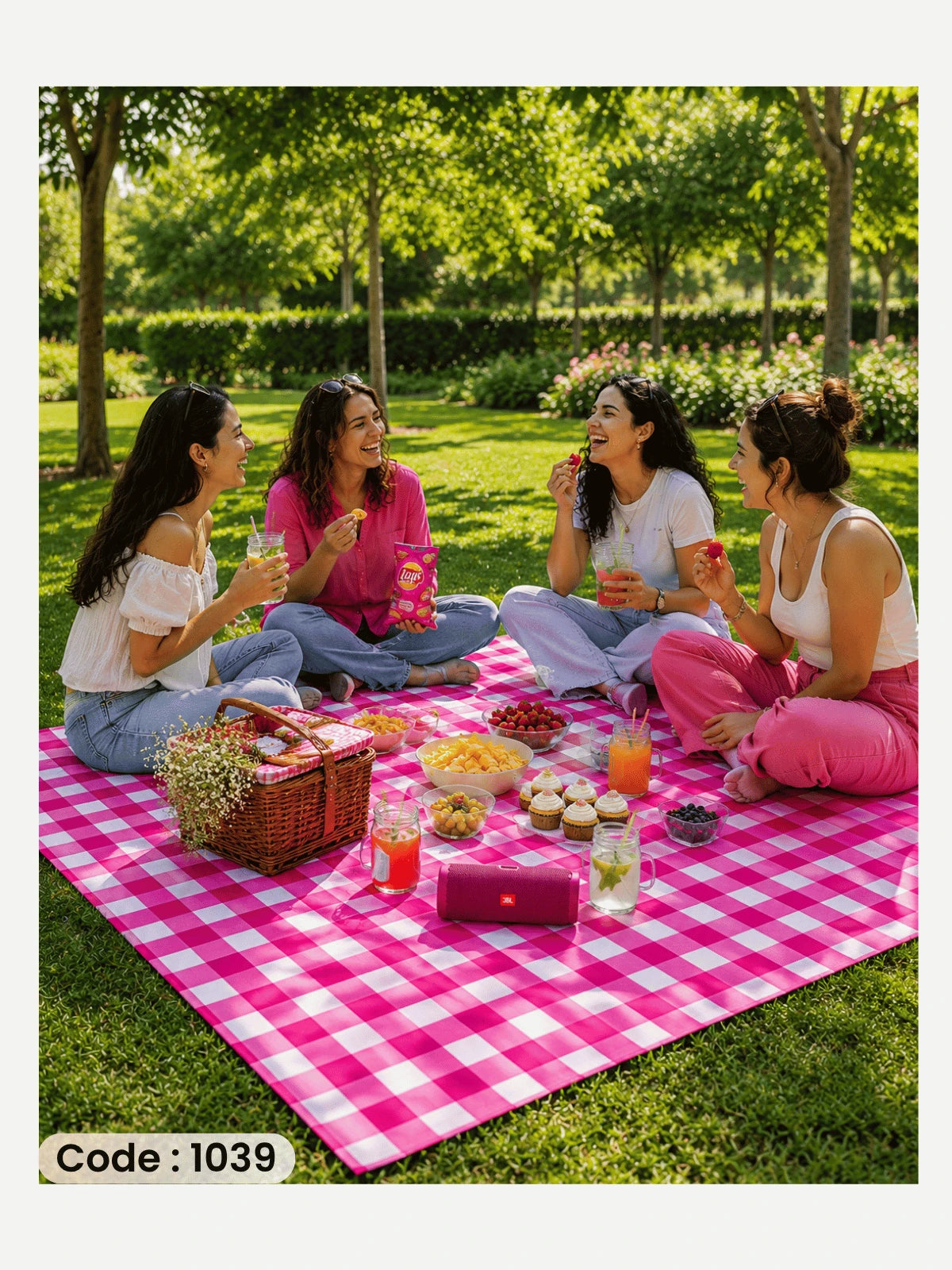 Classic Gingham Picnic Tablecloth | Premium Cotton Collection - مفرش كاروهات كلاسيك للحدائق والرحلات – قطن فاخر